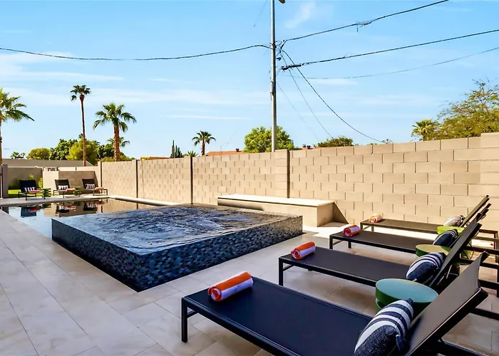 Modern Manor-6br Pool&spa Air Hockey Ping Pong Scottsdale